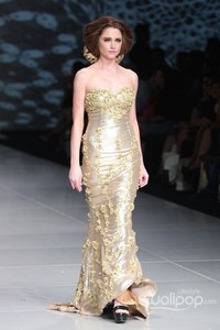 Barli Asmara Royal Javanese. Bazaar Fashion Festival 2014 at Jakarta Convention Center. Jakarta. [Foto: Mohammad Abduh/Wolipop]