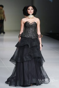 Barli Asmara Royal Javanese. Bazaar Fashion Festival 2014 at Jakarta Convention Center. Jakarta. [Foto: Mohammad Abduh/Wolipop]