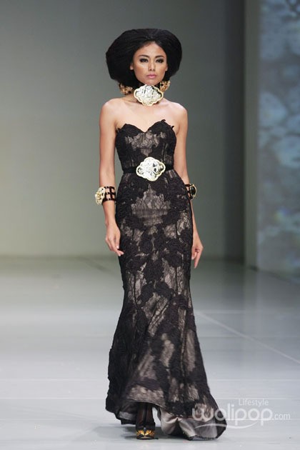 Barli Asmara Royal Javanese. Bazaar Fashion Festival 2014 at Jakarta Convention Center. Jakarta. [Foto: Mohammad Abduh/Wolipop]