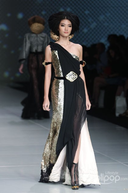 Barli Asmara Royal Javanese. Bazaar Fashion Festival 2014 at Jakarta Convention Center. Jakarta. [Foto: Mohammad Abduh/Wolipop]