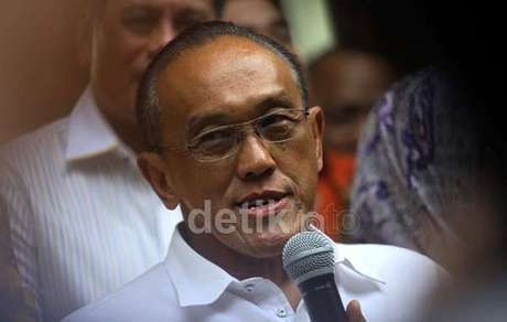 Soal PPP Pecah, Ical: DPR Harus Panggil Menkum HAM Yasonna Laoly
