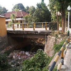 Duh, Sungai di Pulau Bawean Jadi Tempat Sampah