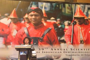 Bertemu Sejawat di Yogya, Menkes Nila Berurai Air Mata
