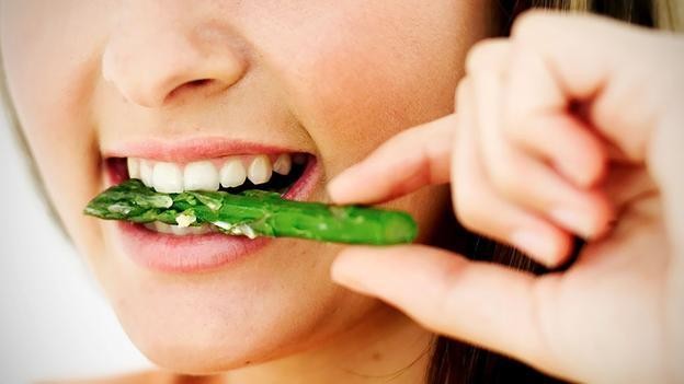 Sakit Kepala Karena Migrain atau Flu? Segera Konsumsi Jamur dan Nanas