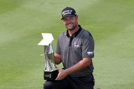 Ryan Moore Sukses Pertahankan Gelar