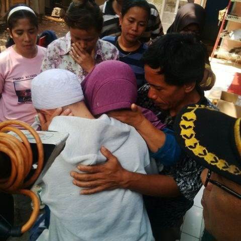 Arsyad Bebas, Hujan Tangis Pecah di Halaman Rumah