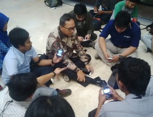 Sambil Lesehan, Ketua MPR: 2 Minggu Masalah DPR Pasti Selesai