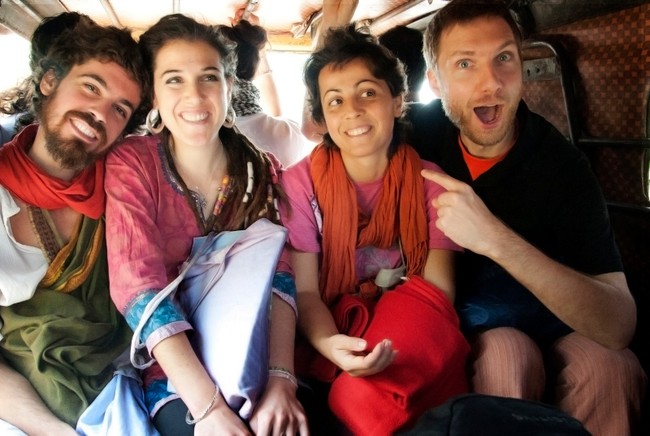 5 Kesalahan Traveler Main Sosmed Saat Liburan