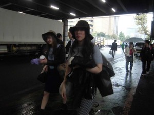 Di Jepang, Cewek Cantik Tak Gengsi ke Pasar!