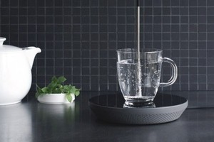 Dengan Alat Ini Air Dalam Mug Bisa Langsung Dipanaskan