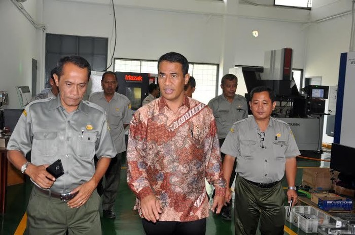 Satu Jam di Kantor, Mentan Amran Blusukan ke Serpong dan Bogor