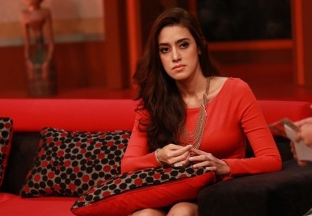 Fairuz A Rafiq Bantah Cerai karena KDRT