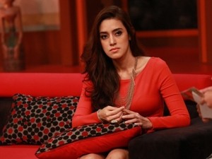 Fairuz A Rafiq Bantah Cerai karena KDRT