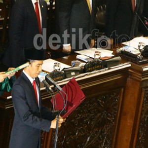 Jokowi Bakal Bangun dan Perluas 24 Pelabuhan dalam 3-4 Tahun