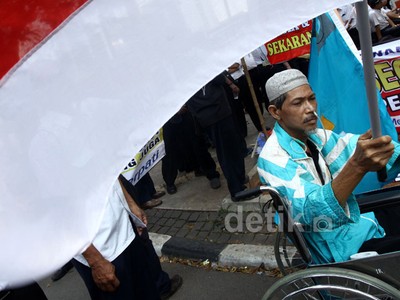 Karyawan Merpati Tuntut Pembayaran Gaji