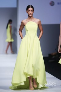 Peggy Hartanto Indonesia Fashion Forward at Jakarta Fashion Week 2015. Senayan City. Jakarta. (Foto by Mohammad Abduh/Wolipop)