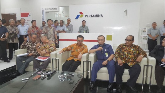 Direktur Pertamina: Jangan Beli BBM Berlebihan