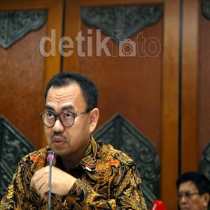 Menteri Sudirman Cek Pasokan BBM Sampai Rapat Malam Hari di SKK Migas