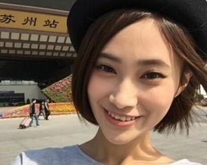 Turis Cantik Ini Cari Pacar Sementara Untuk Keliling Tiongkok