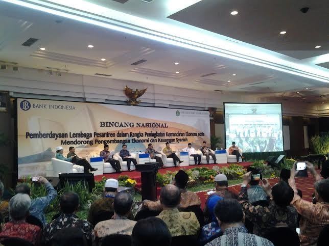OJK Ingin Industri Syariah Terlibat Proyek Infrastruktur Jokowi-JK