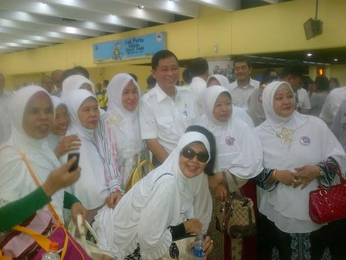 Jonan Blusukan ke Bandara Soetta, Penumpang: Pak Menteri Foto Dong