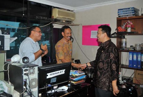 Jelajah Menpora di Kantor Barunya