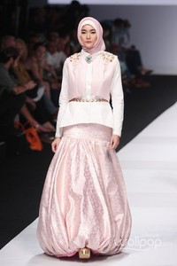 Norma Hauri Indonesia Fashion Forward. Jakarta Fashion Week 2015 at Senayan City. Jakarta. [Foto: Mohammad Abduh/Wolipop]