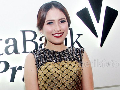Ayu Ting Ting Cantik Dibalut Dress Ivan Gunawan