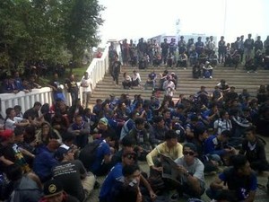 Demi Nonton Persib di Palembang, Bobotoh Jual Handphone hingga Ngutang
