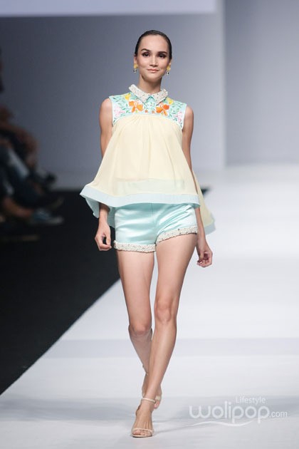 Andhita Siswandi Indonesia Fashion Forward Jakarta Fashion Week 2015 at Senayan City. Jakarta. [Foto: Mohammad Abduh/Wolipop]