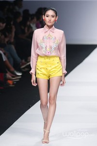 Andhita Siswandi Indonesia Fashion Forward Jakarta Fashion Week 2015 at Senayan City. Jakarta. [Foto: Mohammad Abduh/Wolipop]