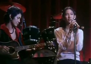 Foto: Adegan-adegan Romantis yang Berkesan dari Film AADC?