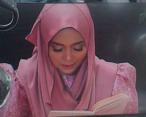 Prosesi Pengajian dan Siraman Nuri Maulida Penuh Haru