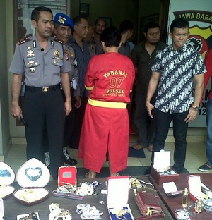 Butuh Biaya Pengobatan Suami, Tinah Gondol Emas dan Barang Berharga Senilai Rp 1 M