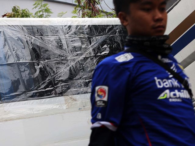 Kaca Bus Pendukung Persib Dilempari Batu