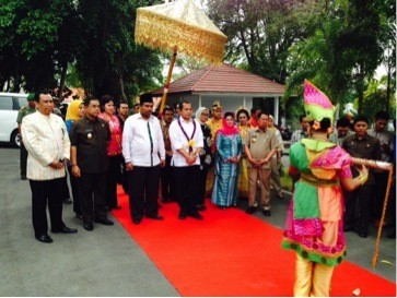 Menteri Marwan Mulai Berkantor di Desa-Desa