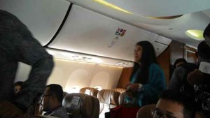 Begini Putri Jokowi Kahiyang Ayu Ketika di Pesawat Kepresidenan
