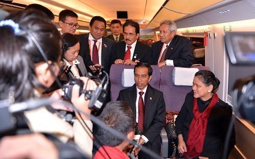 Jokowi Bicara Soal Kereta Cepat dan Bank Investasi Infrastruktur Asia di RI