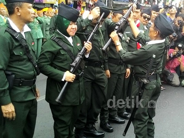 Kemeriahan di Parade Surabaya Juang