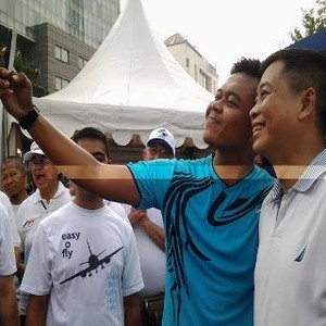 Kampanye Keselamatan Penerbangan, Menhub Jonan Jadi Buruan Foto Selfie
