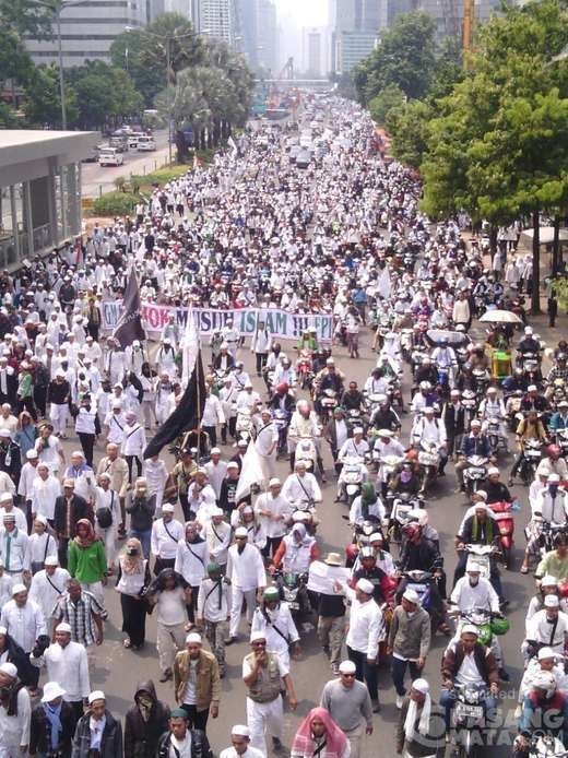 4 Orasi Kemarahan FPI Tolak Ahok, Ajak Timpukin Ahok hingga Caci Maki