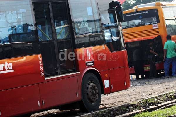 Tim BPPT Akui Bus TransJ Gandeng yang Dibeli Tak Penuhi Syarat