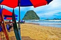 Pantai Pulau Merah Pantai Pulau Merah
