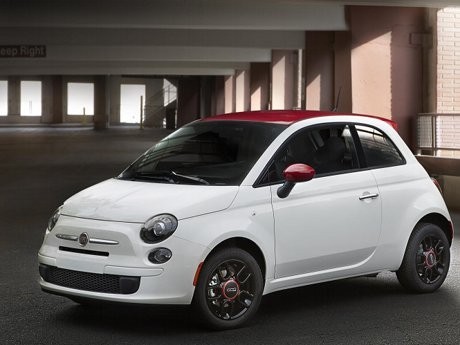 2 Mobil Fiat 500 Edisi Khusus