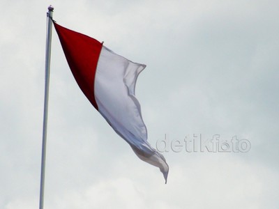 Bendera di Mapolda Kalbar Tak Berkibar Sempurna
