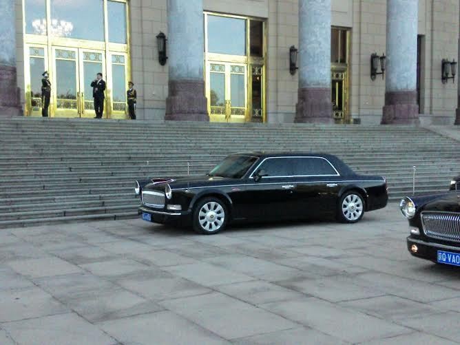 Hongqi, Mobil Unik Nan Mahal yang Difasilitasi Tiongkok Untuk Jokowi