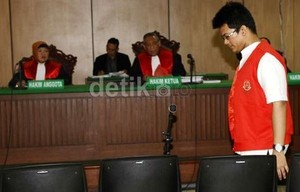 Bacakan Pledoi, Hafitd Minta Maaf dan Ingin Lanjutkan Kuliah