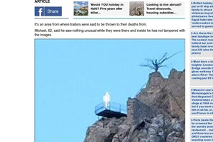 Foto Penampakan Hantu di Kastil, Bikin Heboh Media Inggris