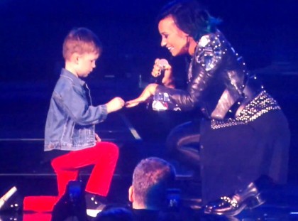 Demi Lovato Tunangan dengan Bocah 5 Tahun