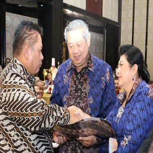 SBY, Boediono, dan Para Menteri KIB II Terima Tabungan Hari Tua
